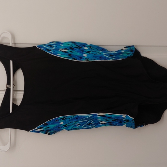 One-piece swimsuit - Picture 1 of 4